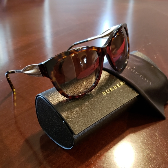 Burberry Sunglasses - Picture 1 of 7
